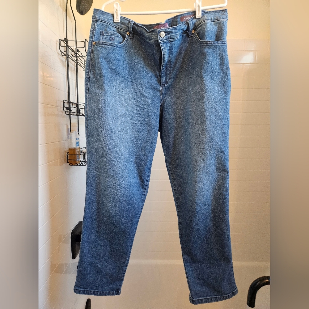 Gloria Vanderbilt jeans